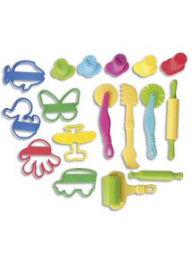 accessoire de modelages : rouleaux, spatules, emporte-pièces, seringues avec embouts, lot de 17